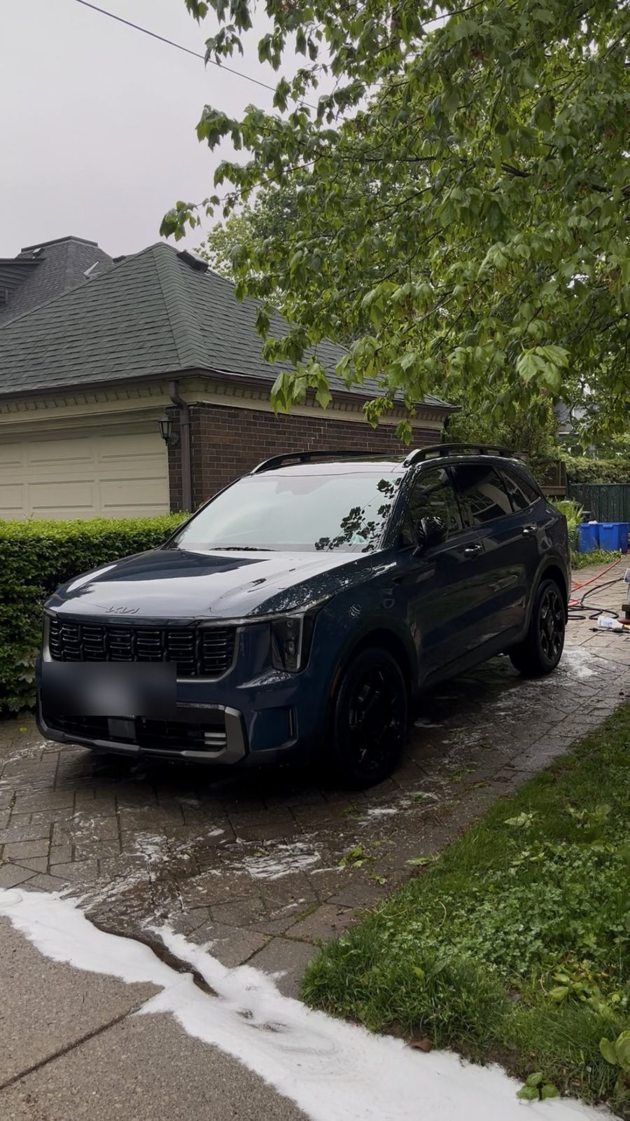 Kia Sorento being washed